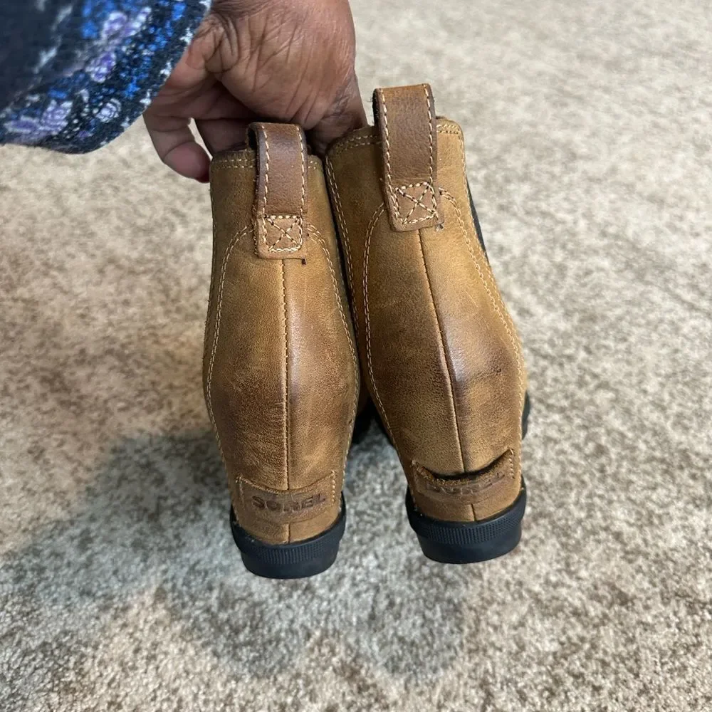 Sorel tan leather